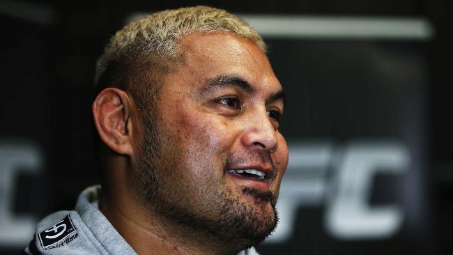 Mark Hunt Calls Out Junior Dos Santos & Josh Barnett