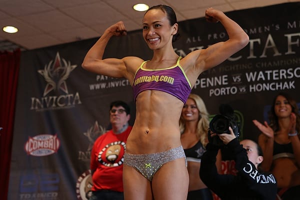 Michelle Waterson Officially Signs With The UFC