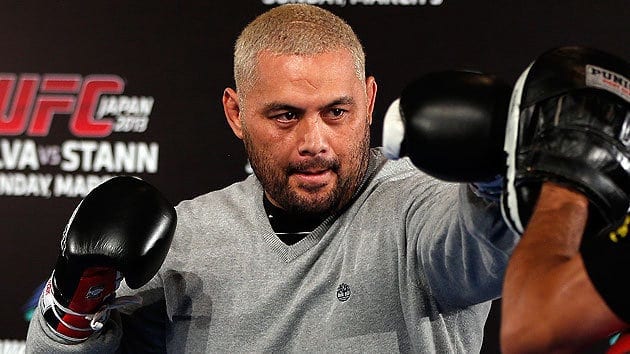 Mark Hunt Predicts Walk-Away Knockout At UFC 180