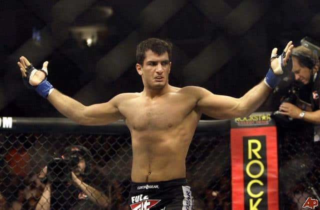 Gegard Mousasi Picks Apart Thales Leites In Decision Win 1 vitor belfort vs gegard mousasi