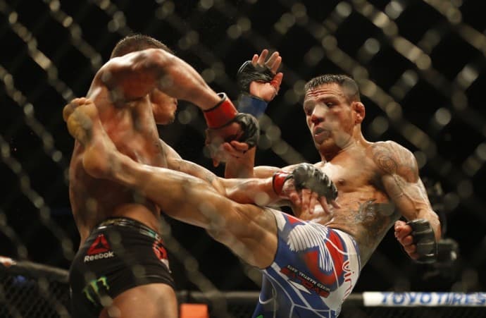 Rafael Dos Anjos Dominated Anthony Pettis With A Torn MCL