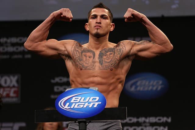 Anthony Pettis Undergoes Surgery, Out 4-6 Months