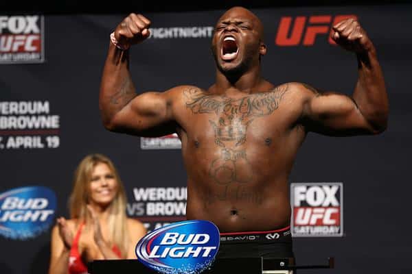 Derrick Lewis Edges Roy Nelson In Las Vegas