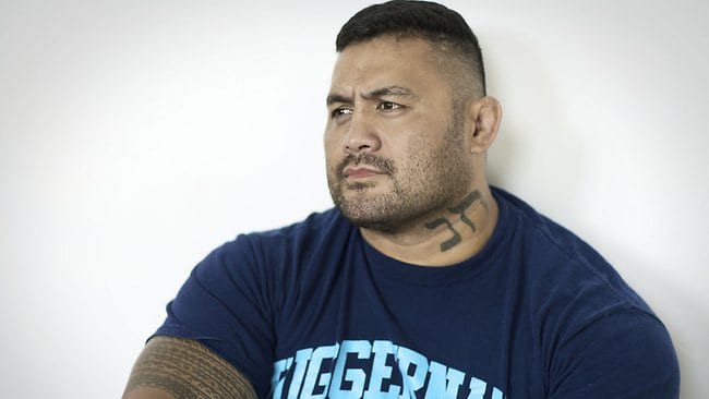 Mark Hunt Apologizes To His Team For Performance At UFC Fight Night 65