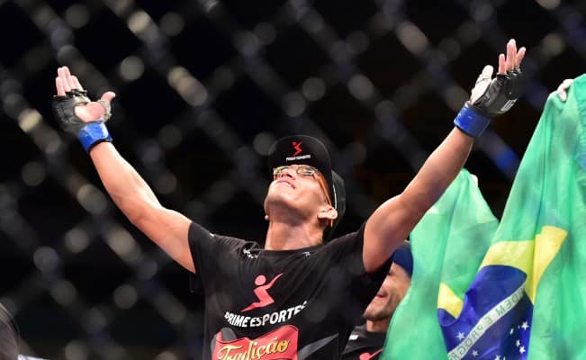 UFC Fight Night 67 Bonuses: Charles Oliveira Banks Cool $100,000