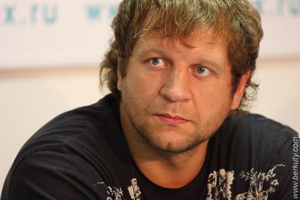 Watch: Alexander Emelianenko Knocks Out Former UFC Title Challenger