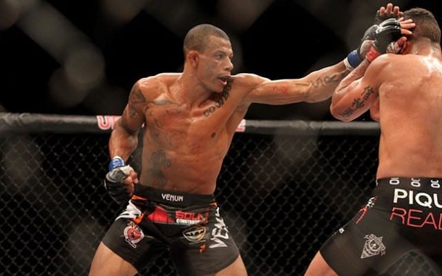 UFC Fight Night 70 Preliminary Card Results: Oliveira Outlasts Merritt