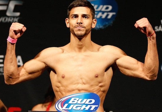 Yair Rodriguez Downs Andre Fili With Jumping Roundhouse Kick