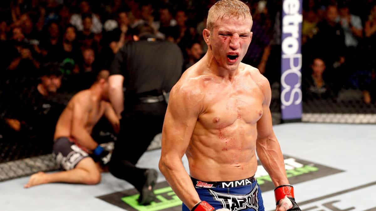 Duane Ludwig: TJ Dillashaw Can Knock Out Dominick Cruz In First Round 1 083014 UFC TJ Dillashaw celebrates SS PI