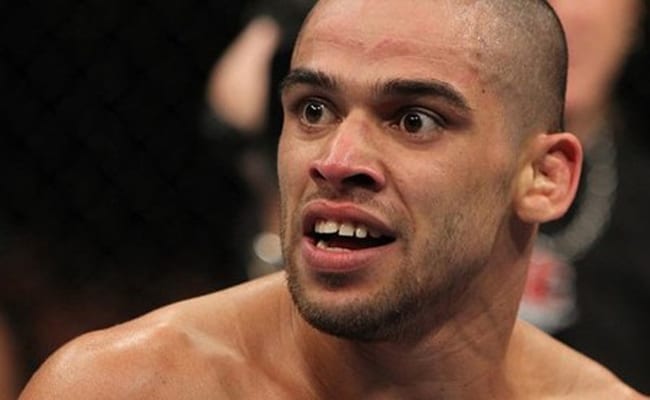 Poll: Should Renan Barao Move To Featherweight?