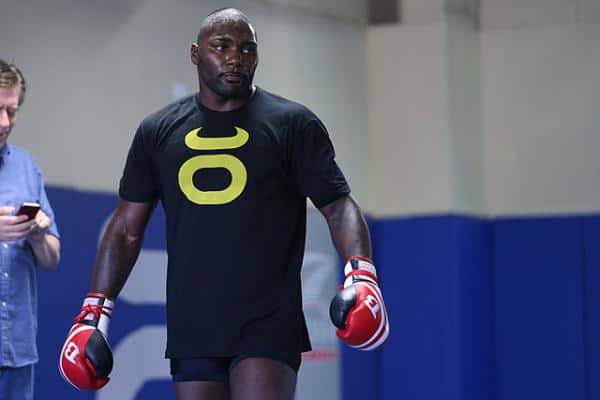 Anthony Johnson Blasts ‘Ugly’ Yoga Girl In The Gym