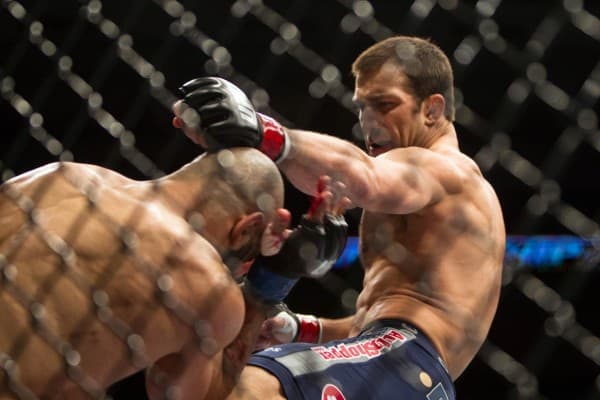 Luke Rockhold: Chris Weidman Is Too Slow & Awkward On The Feet