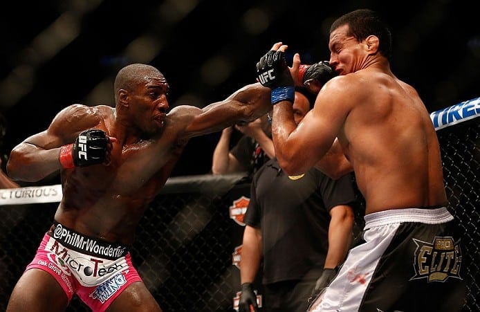 Video: Phil Davis Knocks Out Francis Carmont To Win One-Night Tourney 1 UFC159 08 Davis Magalhaes 07