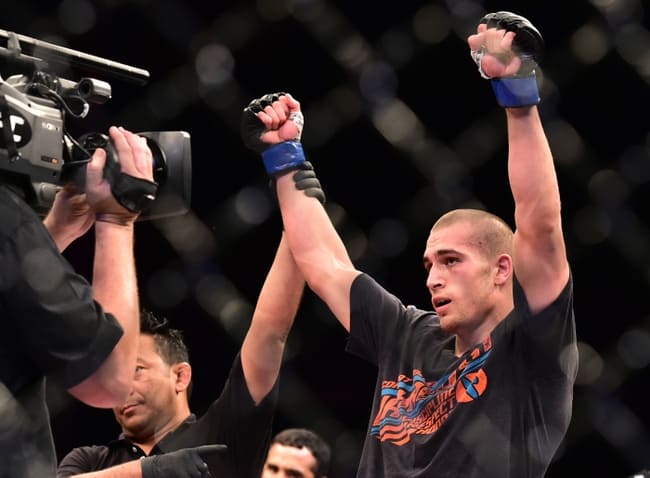 UFC Fight Night 67 results: Tom Breese pounds out Luiz Dutra late ...