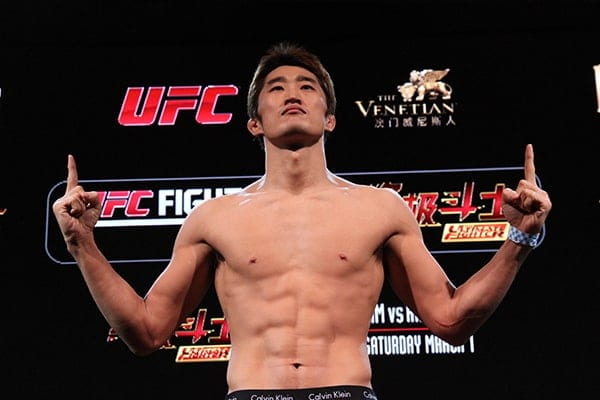 Dong Hyun Kim Edges Tarec Saffiedine In Las Vegas