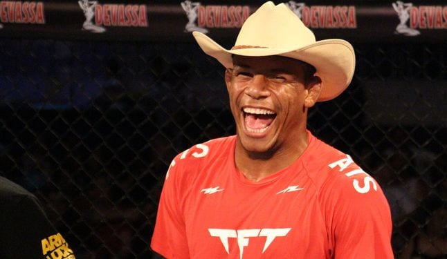 Alex Oliveira: I’ll Knock Out Mike Perry, Collect Check From Dana White