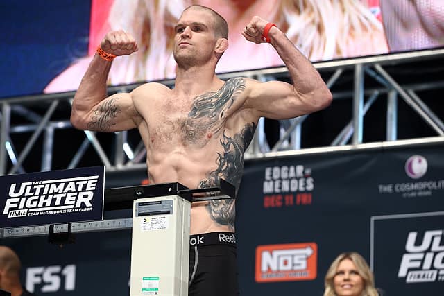 Evan Dunham Outstrikes Joe Lauzon On Way To Unanimous Decision