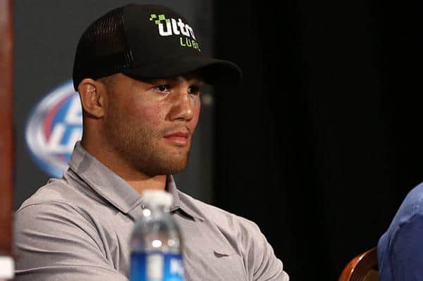 Robbie Lawler Suffered Gruesome Knee Injury In Dos Anjos Fight