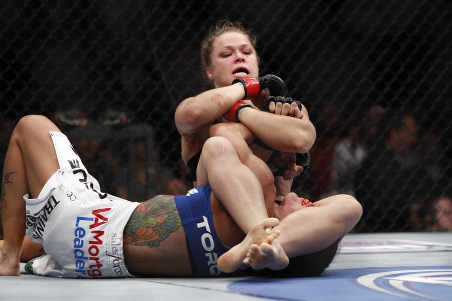 Rousey157LinFighting