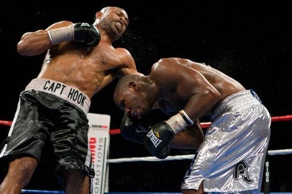 Watch Roy Jones Jr. Brutally Knock Out Debuting Boxer At UR Fight