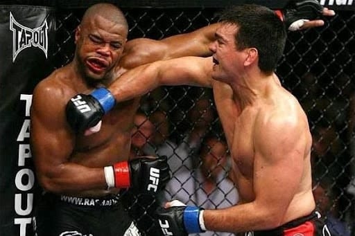 UFC98 Evansvs.Machida 11.LyotoMachidavs.RashadEvans crop north