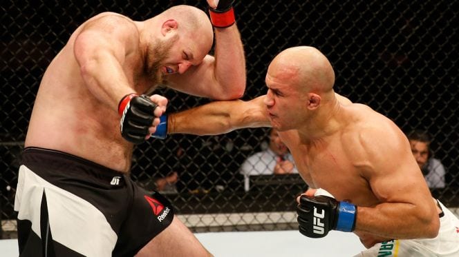 041016-UFC-Junior-Dos-Santos-Ben-Rothwell-PI.vadapt.664.high.2[1]