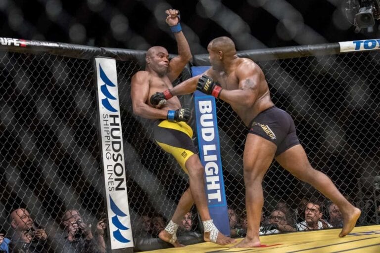 Daniel Cormier Grinds Out Decision Win Over Anderson Silva