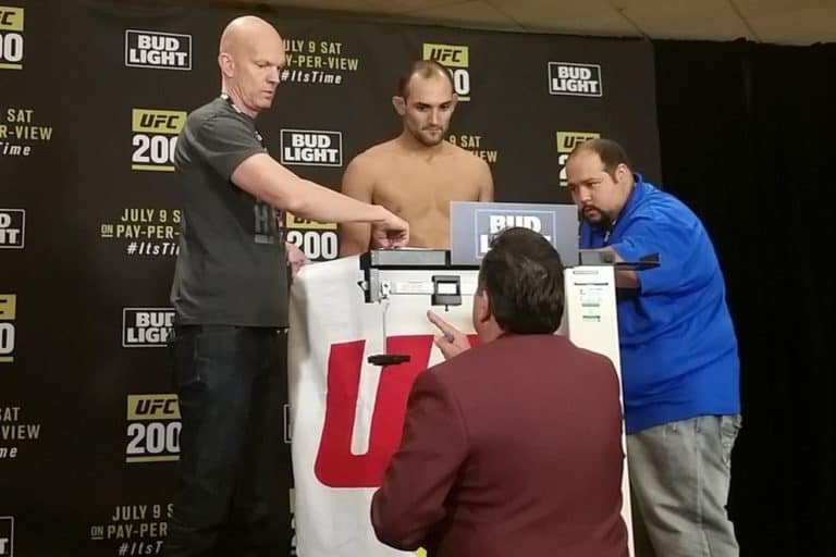 Johny Hendricks Moving Up To Middleweight After UFC 207