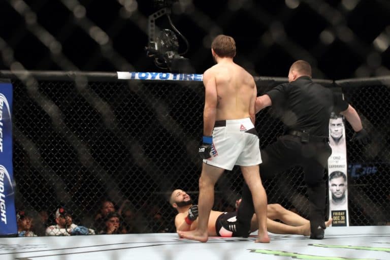 Watch: Lando Vannata KOs John Makdessi With Ridiculous Spinning Wheel Kick
