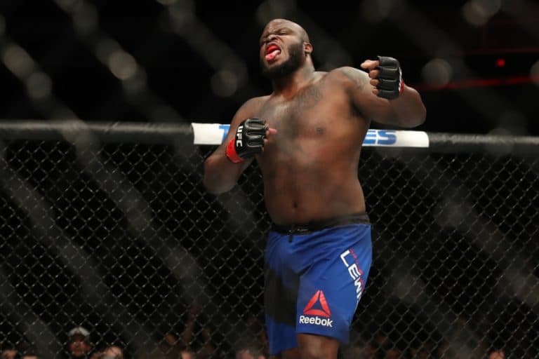 Derrick Lewis Knocks Out Travis Browne In Brutally Late Stoppage Win