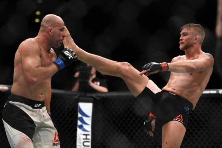 UFC Fight Night 109 Bonuses: Main Event Is ‘Fight Of The Night’