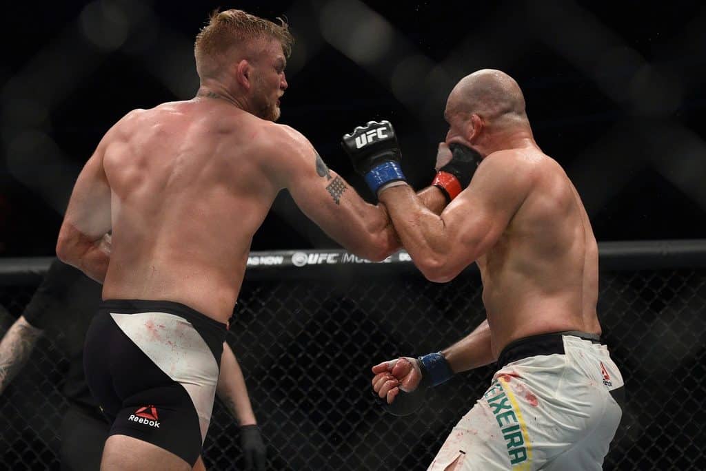 Glover Teixeira Reacts To Vicious Eye Poke From Alexander Gustafsson 2 USATSI 10077966 168382968 lowres