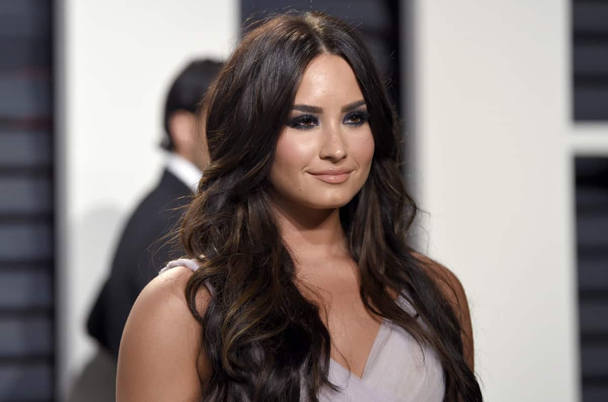 Demi Lovato Set To Perform National Anthem For Mayweather vs. McGregor 1 Demi Lovato