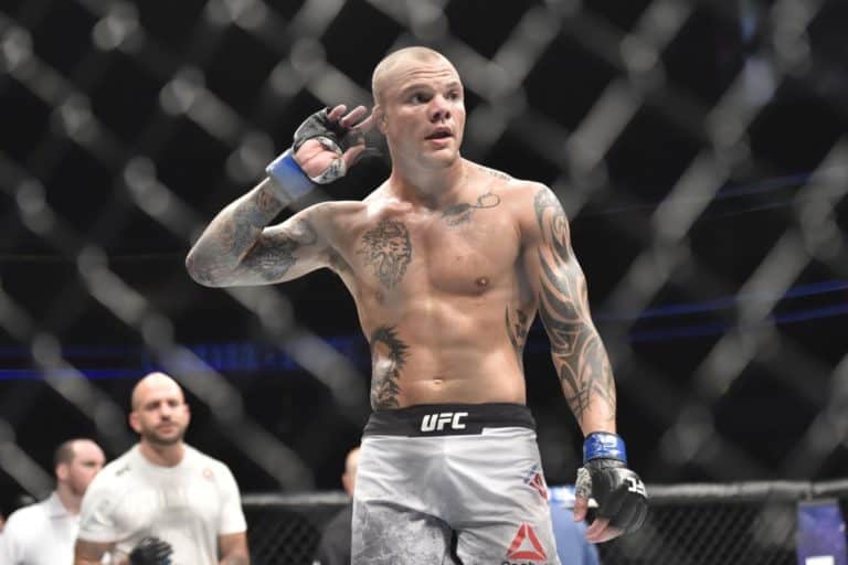 Anthony Smith Ices Hector Lombard In Third Round