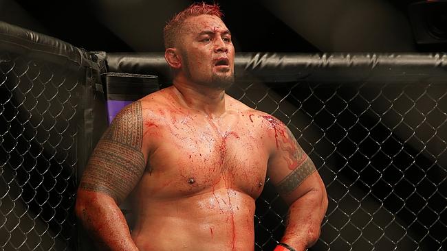 Mark Hunt Bleeding