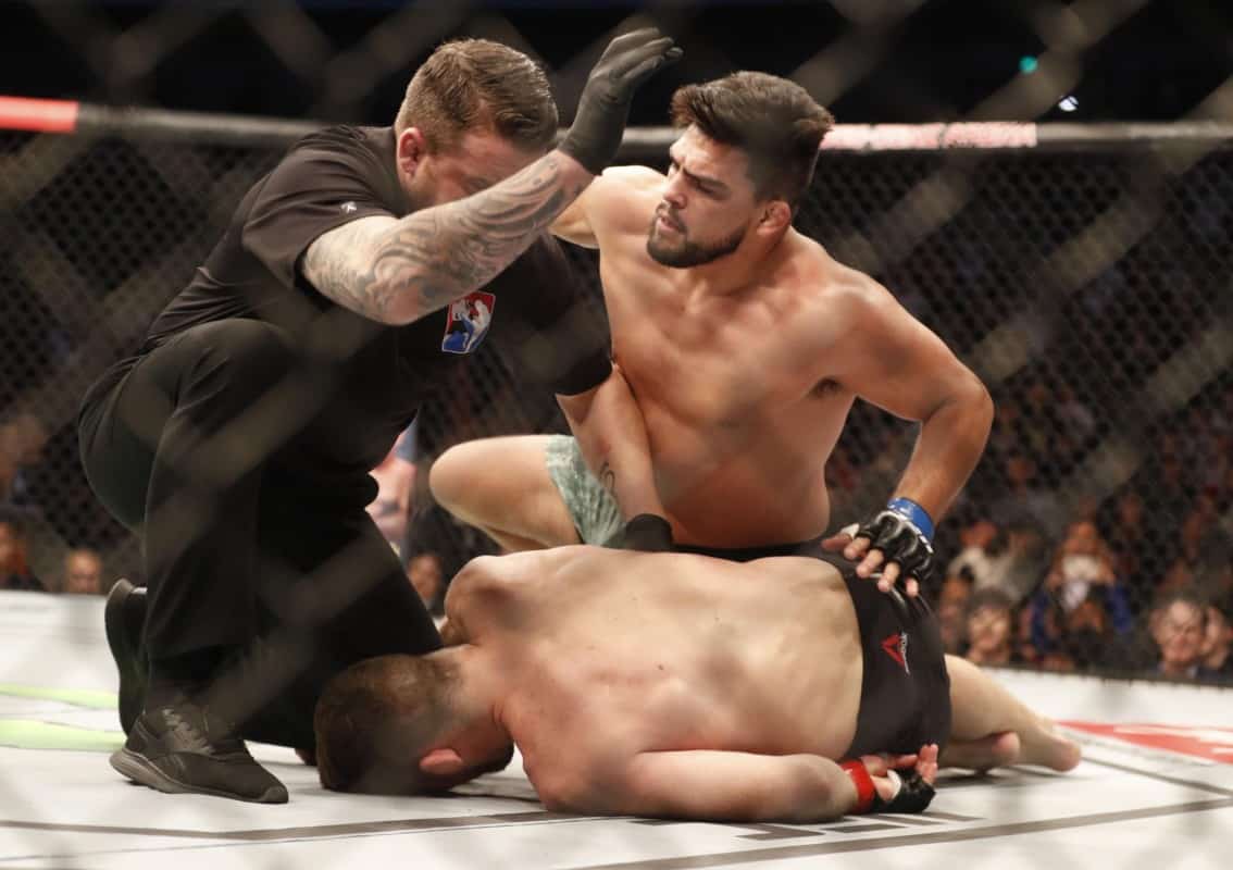 Twitter Reacts To Kelvin Gastelum Starching Michael Bisping 1 USATSI 10435700 168382968 lowres