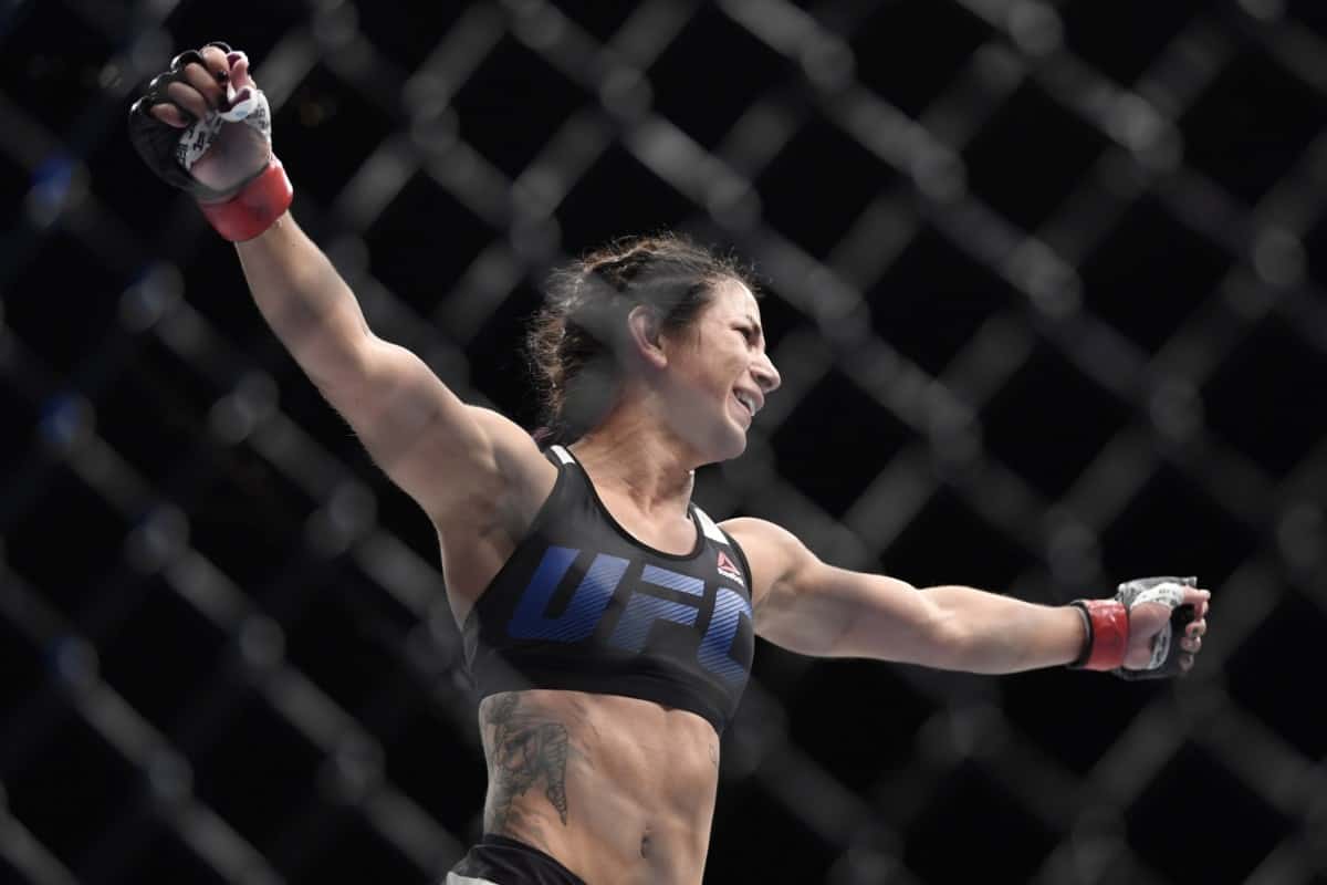Tecia Torres Outworks Michelle Waterson In Detroit 1 Tecia Torres