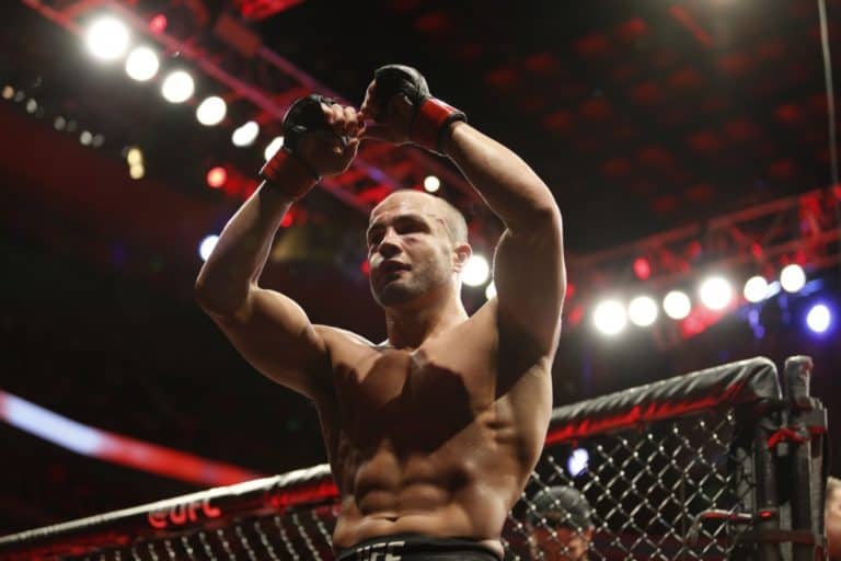 Eddie Alvarez Knocks Out Justin Gaethje In ‘Fight Of The Year’ Frontrunner
