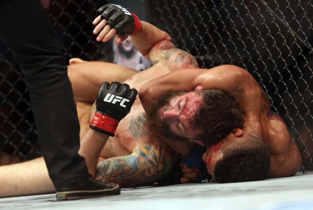 Mario Yamasaki’s Seven Worst Refereeing Screw-Ups 7 Michael Chiesa vs. Kevin Lee