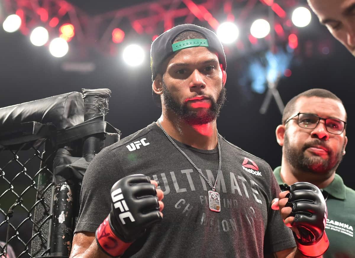Highlights: Thiago Santos Stops Anthony Smith With Brutal Body Kick 1 USATSI 10376364 168382968 lowres