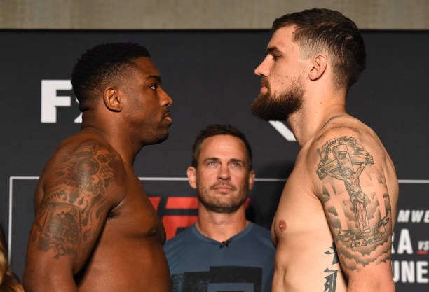 Walt Harris Pummels Daniel Spitz Late In Round Two 1 Harris vs Spitz