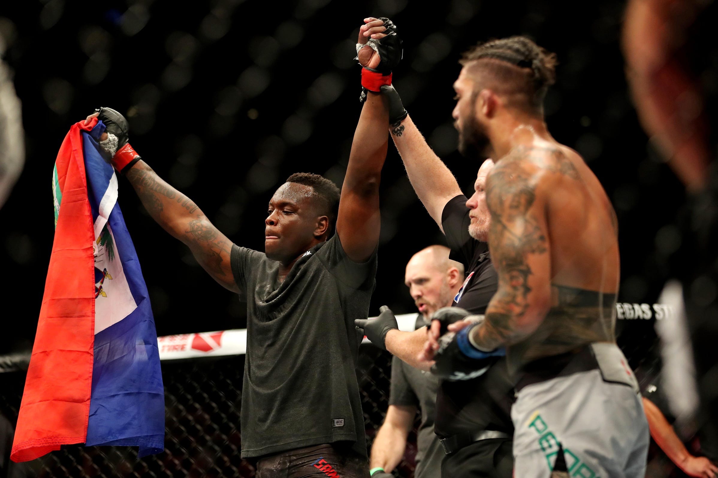 UFC Singapore Bonuses: St. Preux's Comeback Submission Earns Him $50,000 1 USATSI 10905764 168382968 lowres