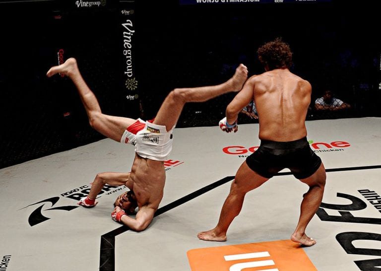 Highlights: Fighter Wins With Never-Before-Seen Moves In Road FC