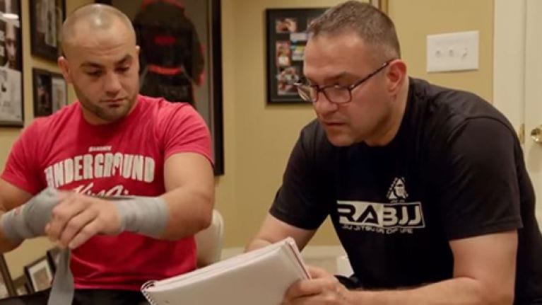 Mark Henry Recalls Confusing Alvarez-Poirier Encounter 1 mark henry notepad