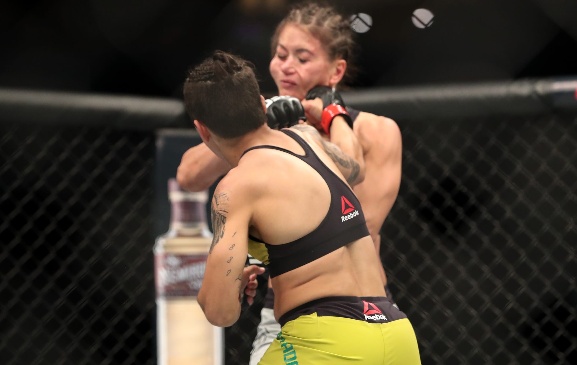 budget Tick smertestillende medicin Highlights: Jessica Andrade Sleeps Karolina Kowalkiewicz With One Punch