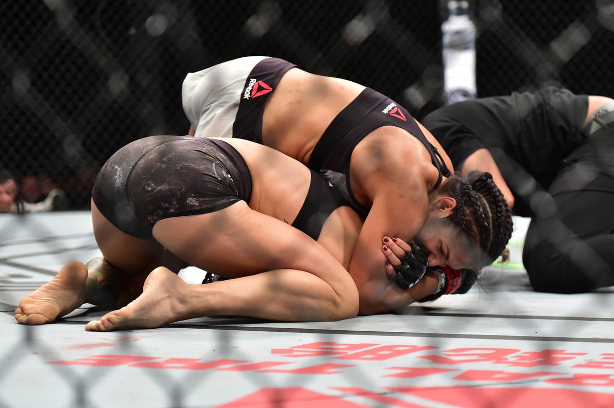 Highlights: Cynthia Calvillo Submits Poliana Botelho 1 USATSI 11690016 168382968 lowres