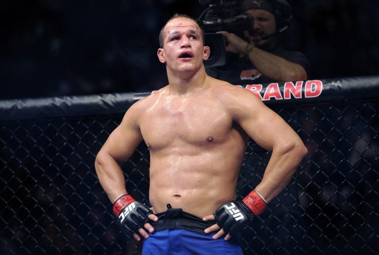 Junior Dos Santos Calls For Title Shot If He Beats Derrick Lewis