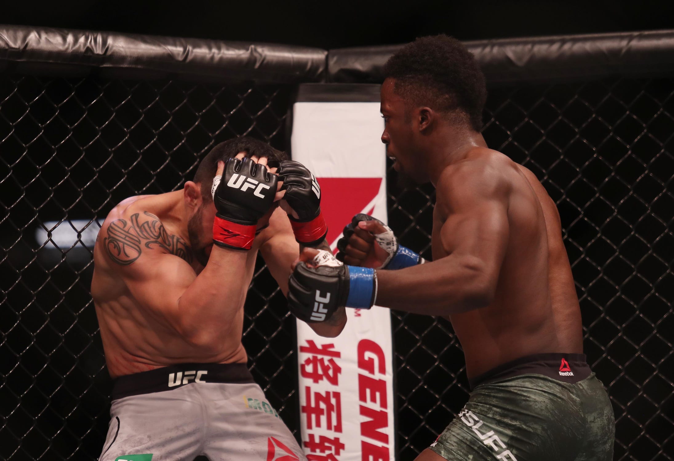 Highlights: Rising Featherweight Debuts With Controversial TKO 1 USATSI 11772298 168382968 lowres