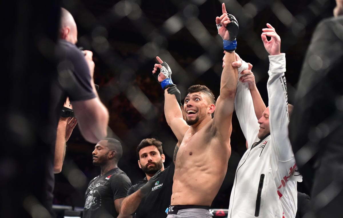 Highlights: Johnny Walker Keeps Hype Building With Spinning Backfist KO 1 USATSI 11690970 168382968 lowres
