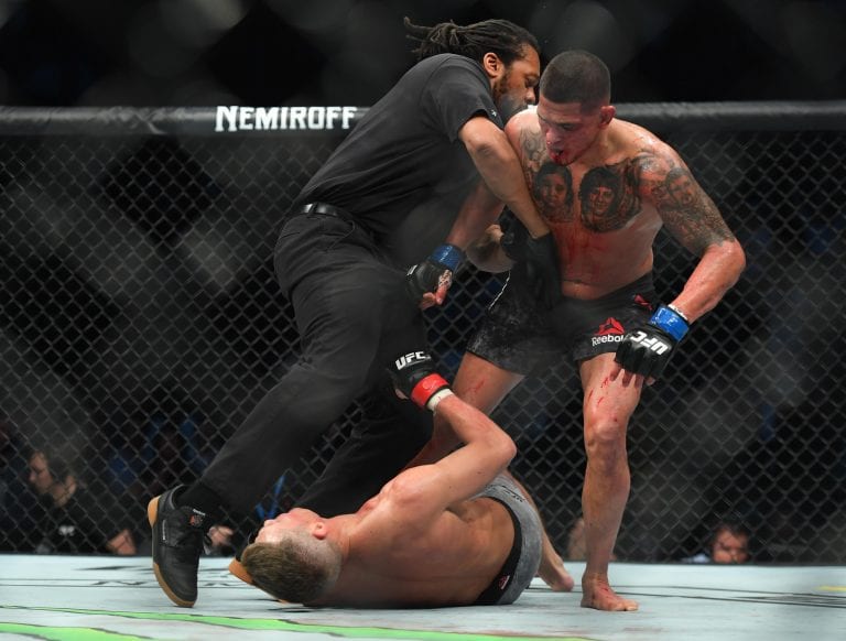 Twitter Reacts To Anthony Pettis Knocking Out Stephen Thompson At UFC Nashville